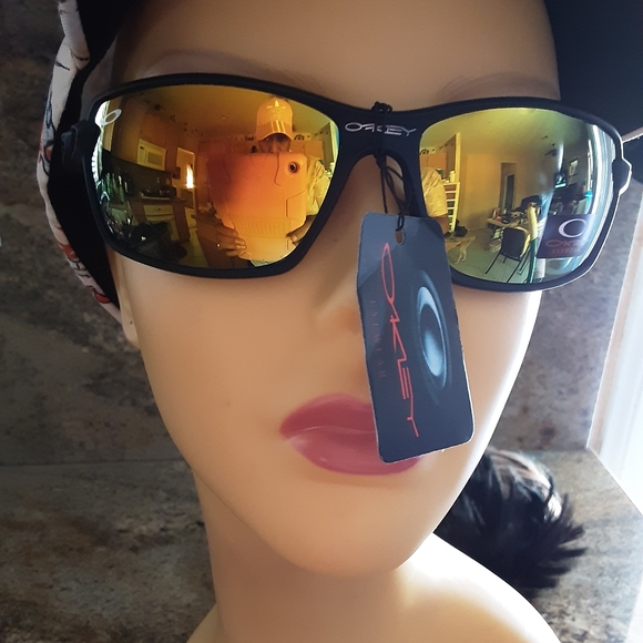 Sunglasses - Picture 1 of 3